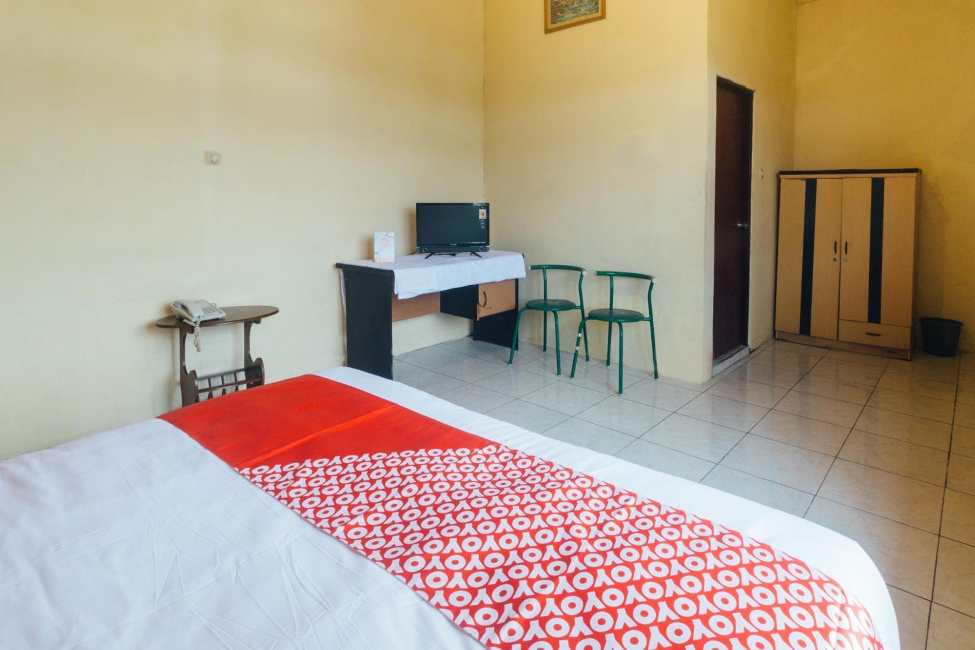 Oyo 2269 Hotel Astika Амбон Екстериор снимка