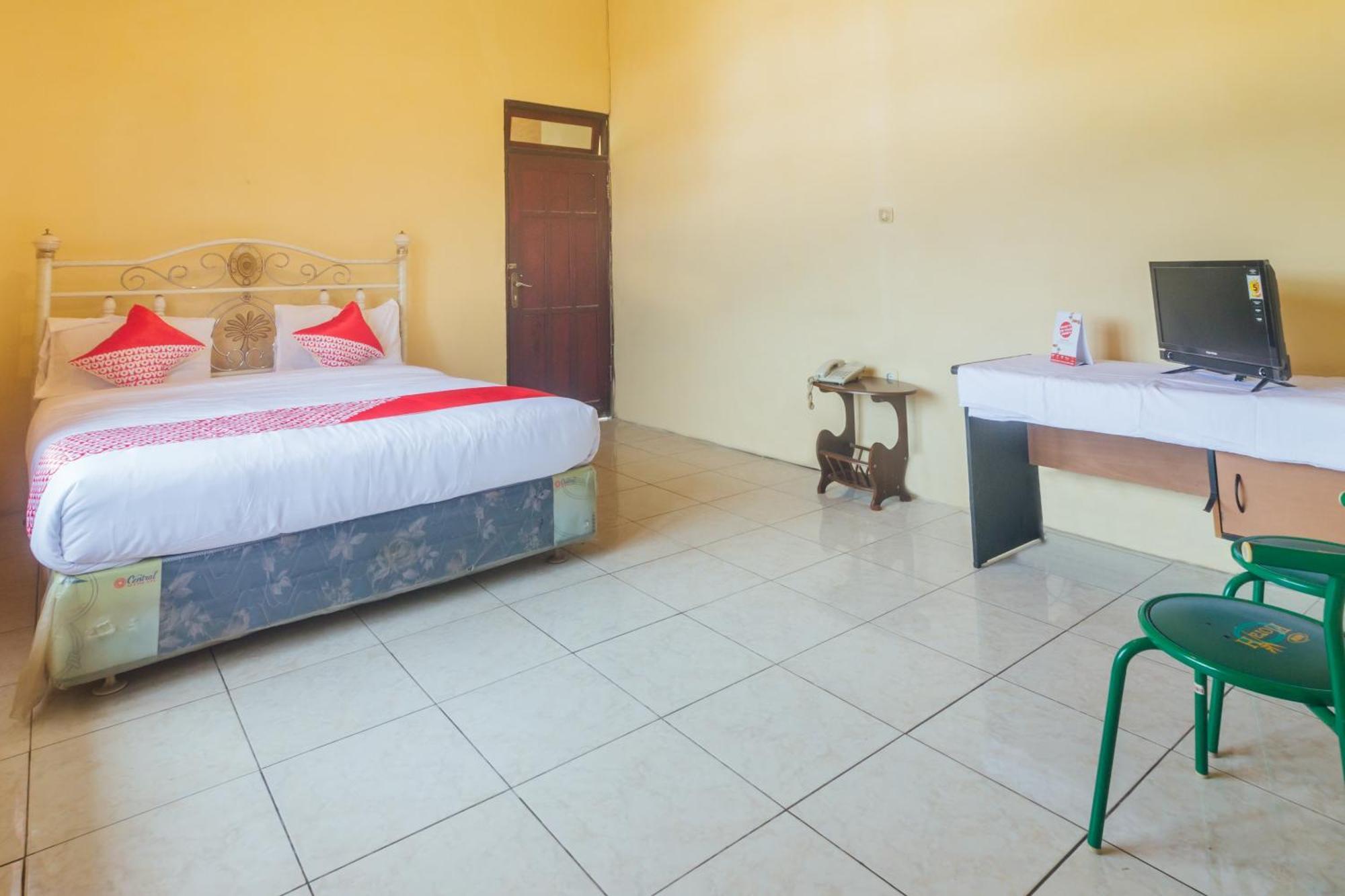 Oyo 2269 Hotel Astika Амбон Екстериор снимка