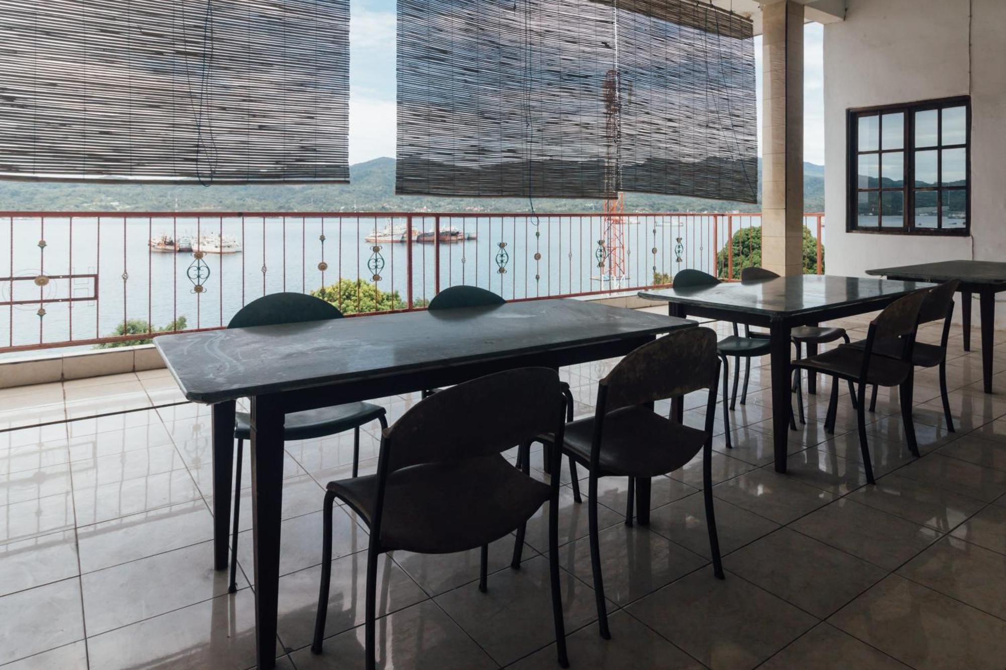 Oyo 2269 Hotel Astika Амбон Екстериор снимка