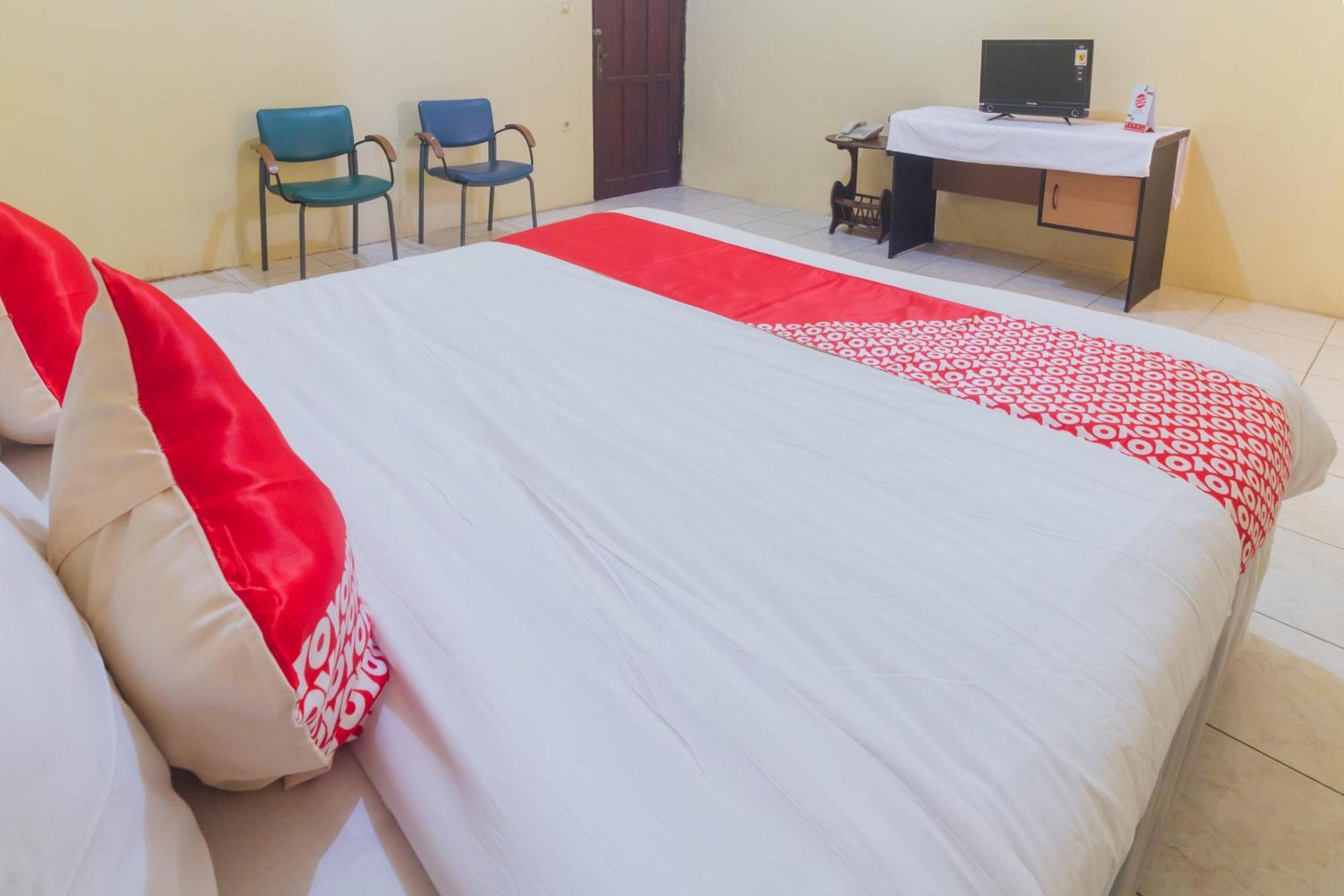 Oyo 2269 Hotel Astika Амбон Екстериор снимка